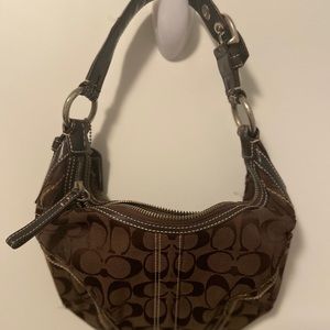 Gently used brown Coach hobo purse!